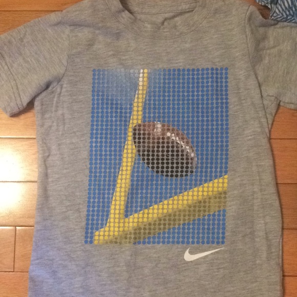 Nike Tees - Picture 2 of 6